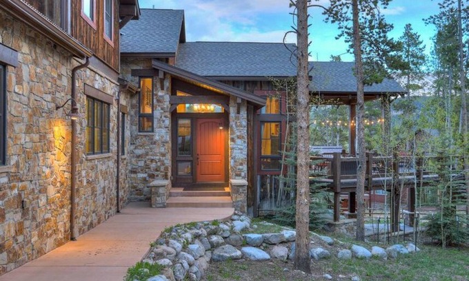 Warrior's Mark West House | Hot Tub + Mtn Views - Wandering Moose