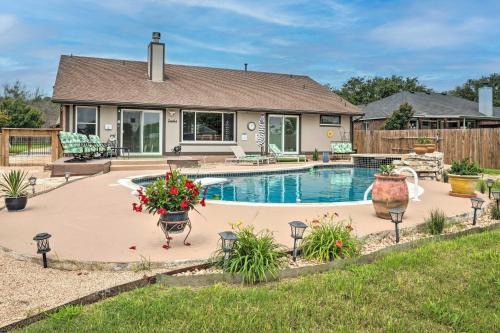 Hutto House | Hot Tub, Pool, and Fire Pit Gorgeous Hutto Home