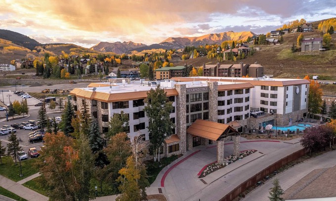 Crested Butte Condo | Hot Tub, Pool, Steam Room & Gym – Top Location