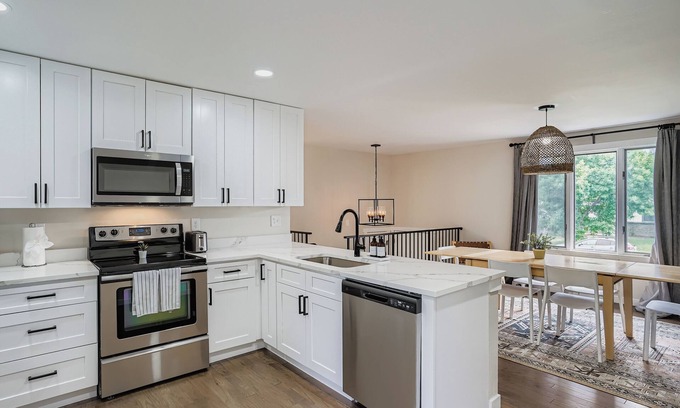 Northwest Arvada House | Hot Tub* Pool Table* 4 beds
