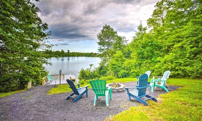 Athens House | Hot Tub: Secluded Hideaway on Sleepy Hollow Lake