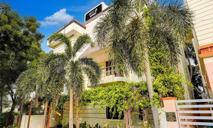 Kelambakkam Hotel | Hotel ∙ 2 guests