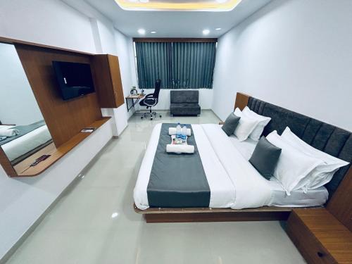 Vadodara Hotel | Hotel 4 Season