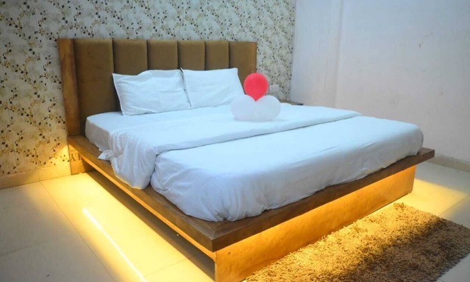 Kalyanpur Hotel | Hotel 7 Solitaires