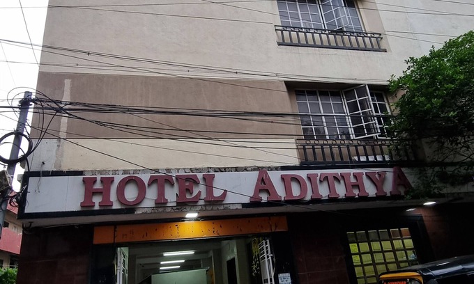 Periamet Cabin | Hotel adithya
