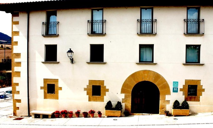 Salinas de Pamplona Hotel | Hotel Agorreta