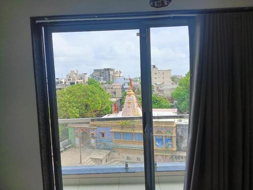 Dwarka Hotel | Hotel Antilia Inn, Near Dwarkadhish Temple