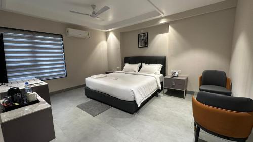 Nizamabad Hotel | Hotel APS