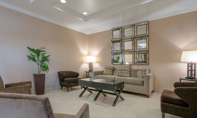 Northeast Hotel | Hotel Arboretum