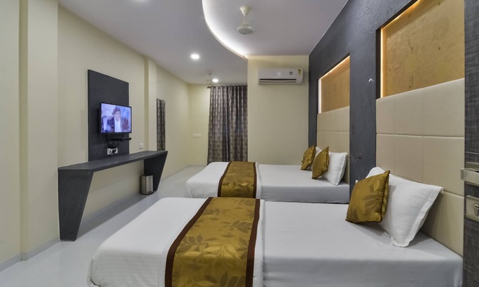 Dadar East Hotel | Hotel Aroma