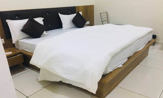 Limbdi Hotel | Hotel Arsh Inn