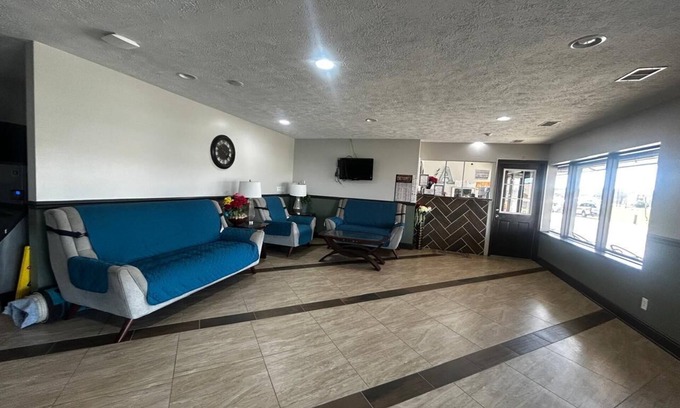 Glenwood Hotel | Hotel Arthur by OYO Glenwood Hwy 34