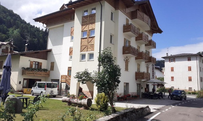 Cavedago Hotel | Hotel Aurora
