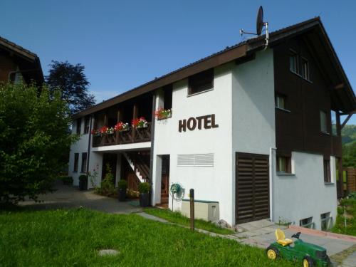 Busserach Hotel | Hotel Bahnhof