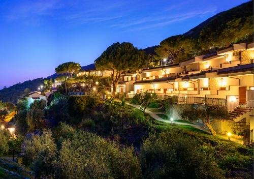 Cavoli Hotel | Hotel Baia Imperiale