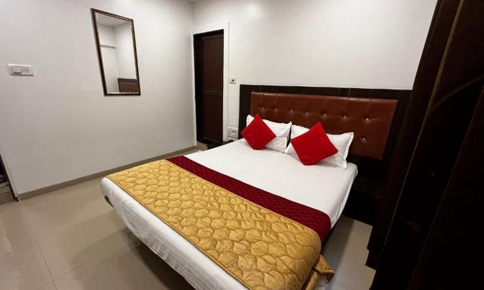 Borivali East Hotel | Hotel Borivali Executive - Near Borivali Railway Station