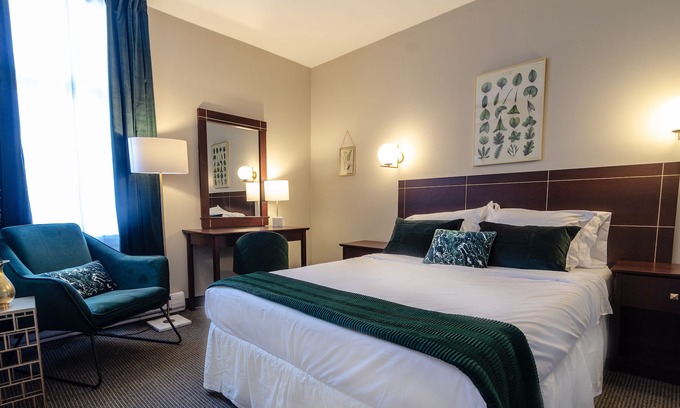 Sainte-Marie House | Hotel Boutique Queen Room with terrace access in front of metro