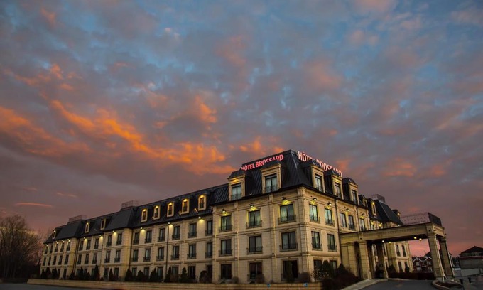 Brossard Hotel | Hotel Brossard