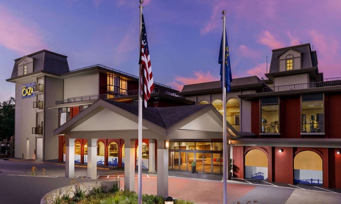 Fisherman's Wharf Hotel | Hotel Caza Fisherman's Wharf