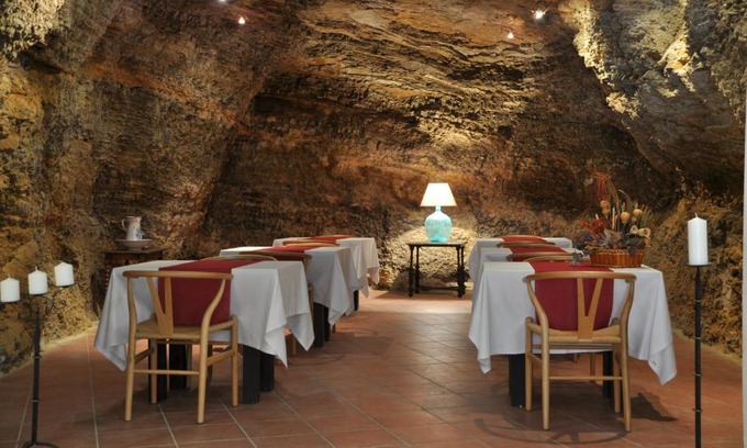Cervera del Rio Alhama Hotel | Hotel Cervaria