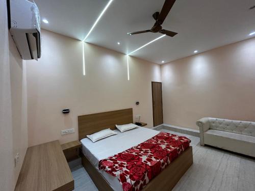 Sitarganj Hotel | Hotel City Center Nanakmatta