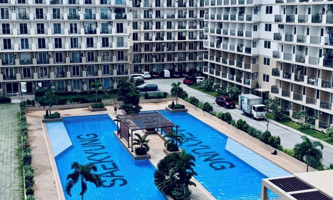Lapu-Lapu Condo | Hotel Comfort Pool View Balcony Near Airport Olympic Size Pools Near Beaches