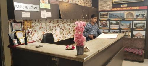 Navrangpura Hotel | hotel crystal