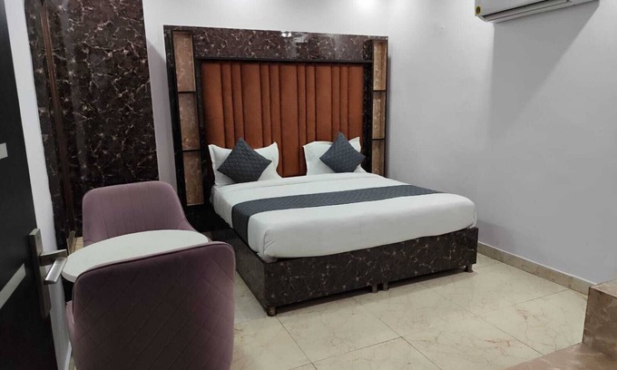 New Delhi Hotel | Hotel D-Down Town