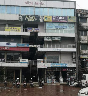 Kamrej Hotel | Hotel day 2 day