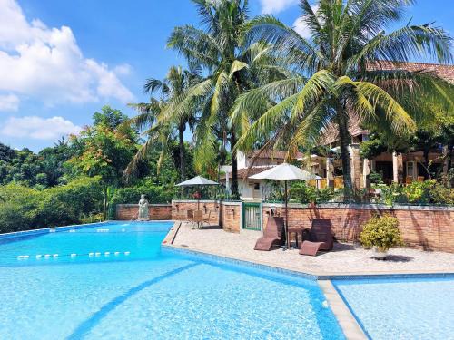 Medan Resort | Hotel Deli River and Restaurant Omlandia
