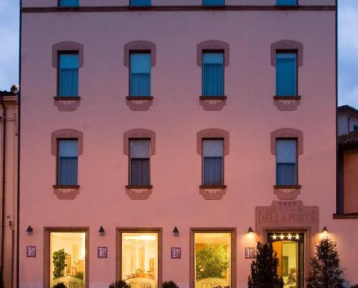 Santarcangelo di Romagna Hotel | Hotel Della Porta