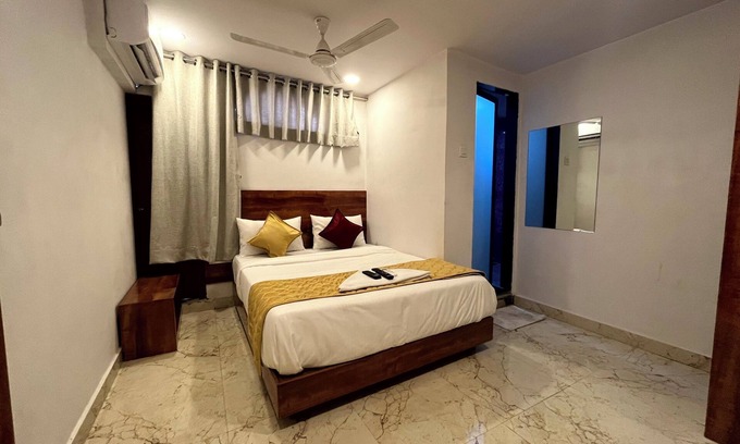 Goregaon West Hotel | Hotel Delmond Prime