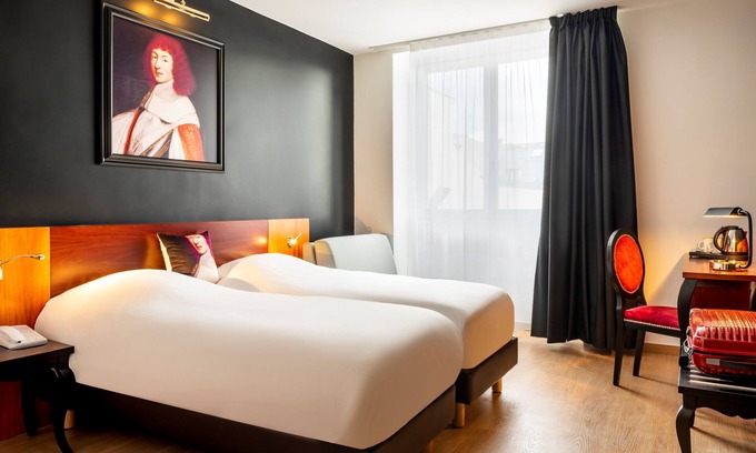 Notre-Dame Hotel | Hotel Des Lys