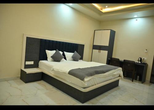 Khatu Hotel | Hotel Dinanath - होटल दीनानाथ Khatoo