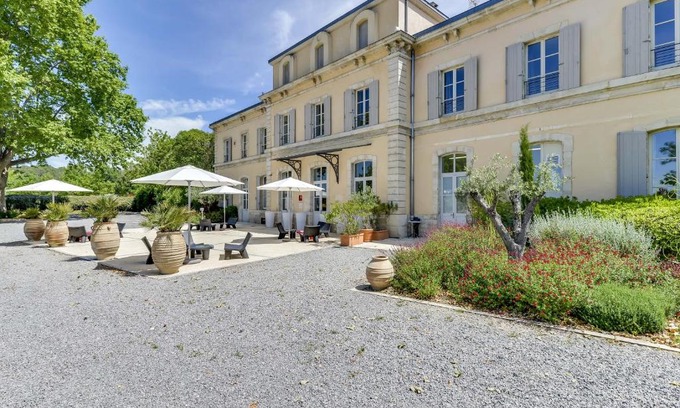 Sommieres Hotel | Hotel Estelou