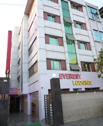 Vashi Hotel | HOTEL EVEREST KAILAS Group