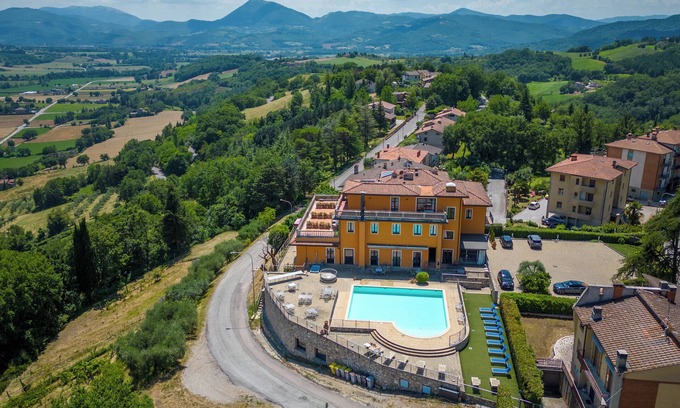 Montone Hotel | Hotel Fortebraccio