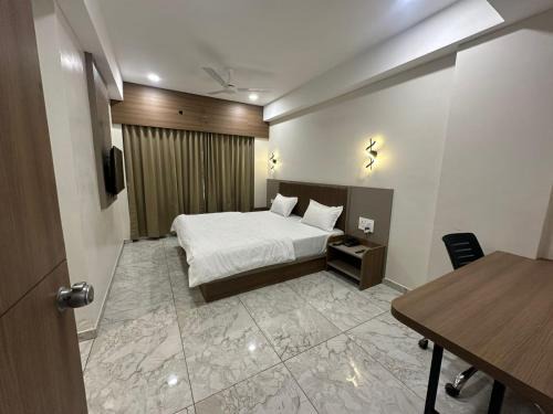 Bhuj Hotel | Hotel Fun n Food