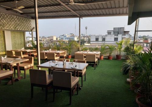 Indore Hotel | Hotel Galaxy