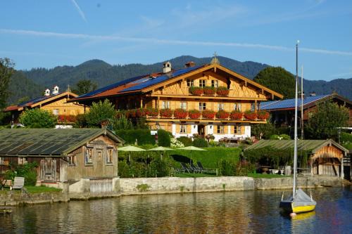 Egern Bed & Breakfast | Hotel garni Fischerweber am See