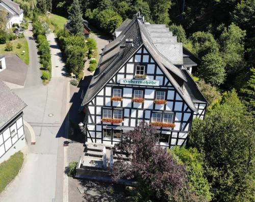 Latrop Hotel | Hotel & Gasthof Hubertushöhe - Ihr Hotel für Urlaub mit Hund