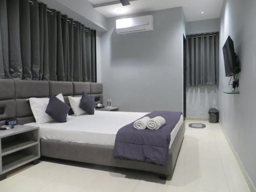 Surat Hotel | Hotel Glacier