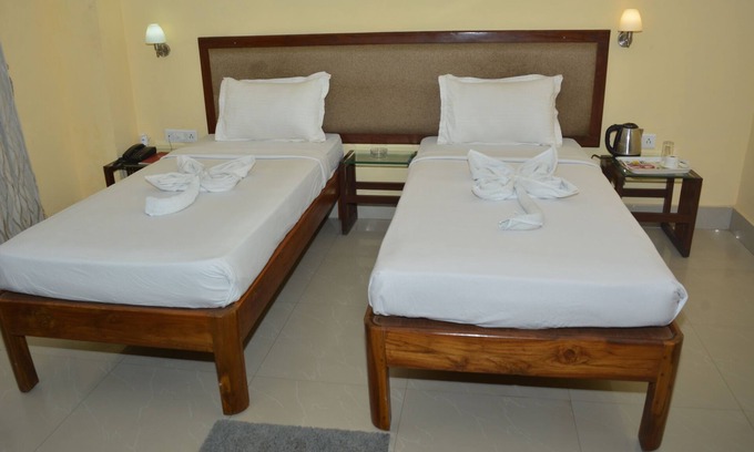 Bhadrak Hotel | Hotel Golden Anchor Dhamara