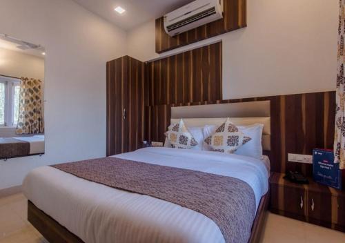 Jogeshwari West Hotel | Hotel Golden Palms