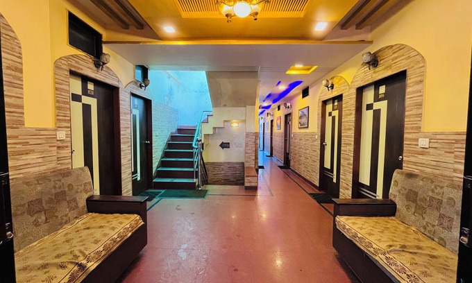 Mount Abu Hotel | Hotel Good Luck Residency, Mount Abu