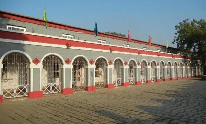 Khandwa Hotel | Hotel Grand Barrack
