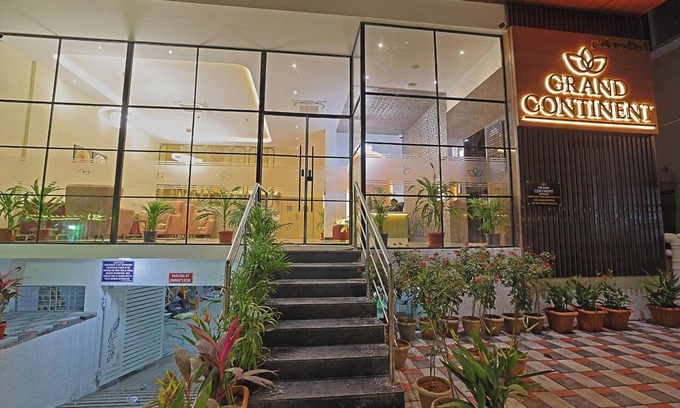 Hyderabad Hotel | Hotel Grand Continent Gachibowli, US Consulate