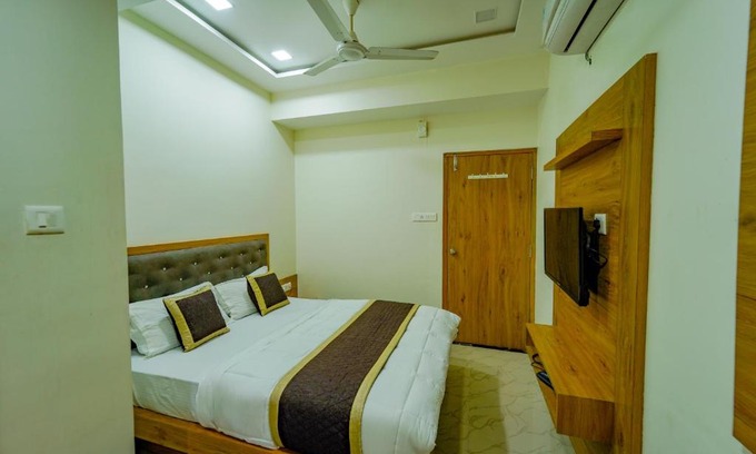 Ahmedabad Hotel | Hotel Green Park