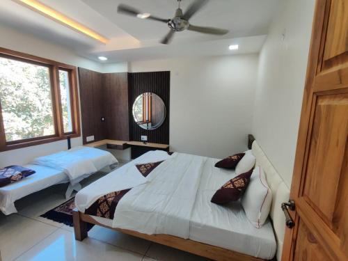Kamalapur Hotel | Hotel Greenland Inn Hampi