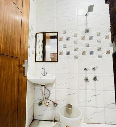New Delhi Hotel | Hotel Happy Palace